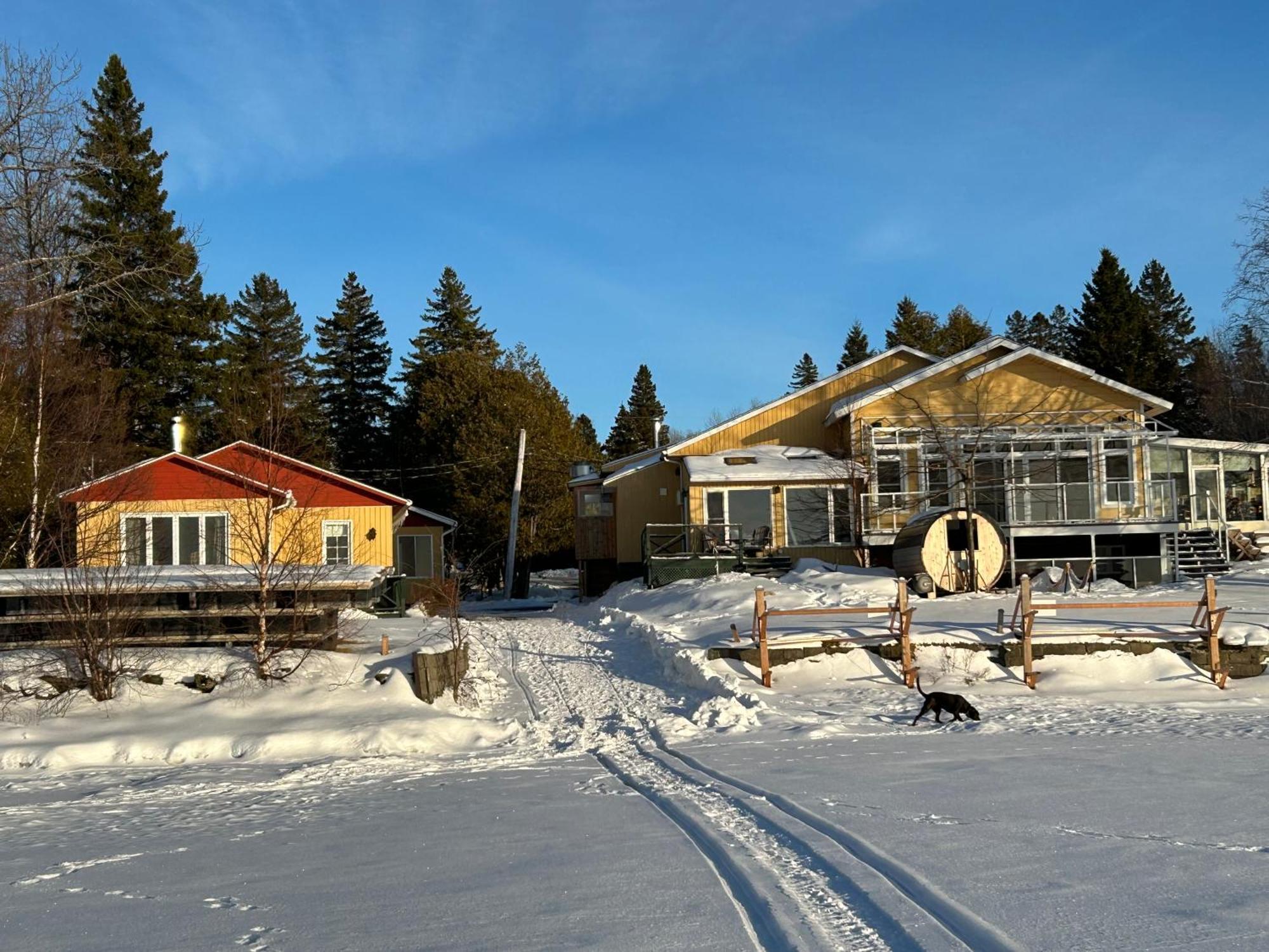 Auberge Et Chalets Sur Le Lac Lac-Mégantic Buitenkant foto