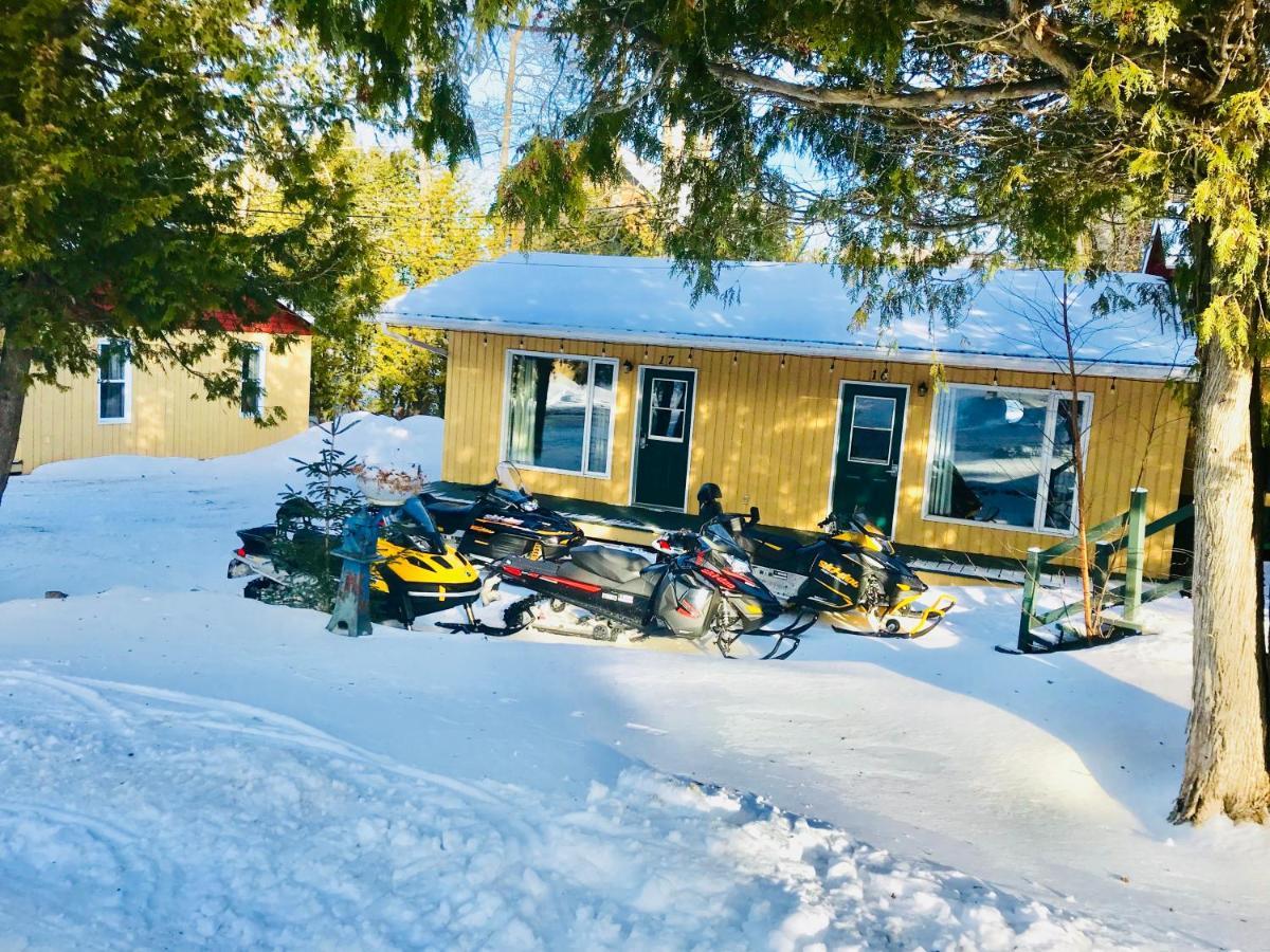 Auberge Et Chalets Sur Le Lac Lac-Mégantic Buitenkant foto